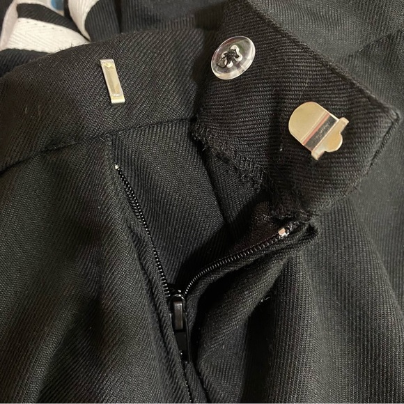 Hot Topic Pleated Black & White Stripes Mini Cheer Skirt - Picture 5 of 6